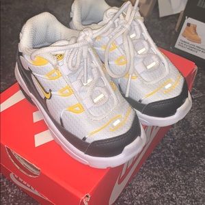 Nike Unisex Shoes Size 6c